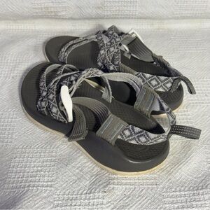 Chacos Kids Size 4. Like New.‎